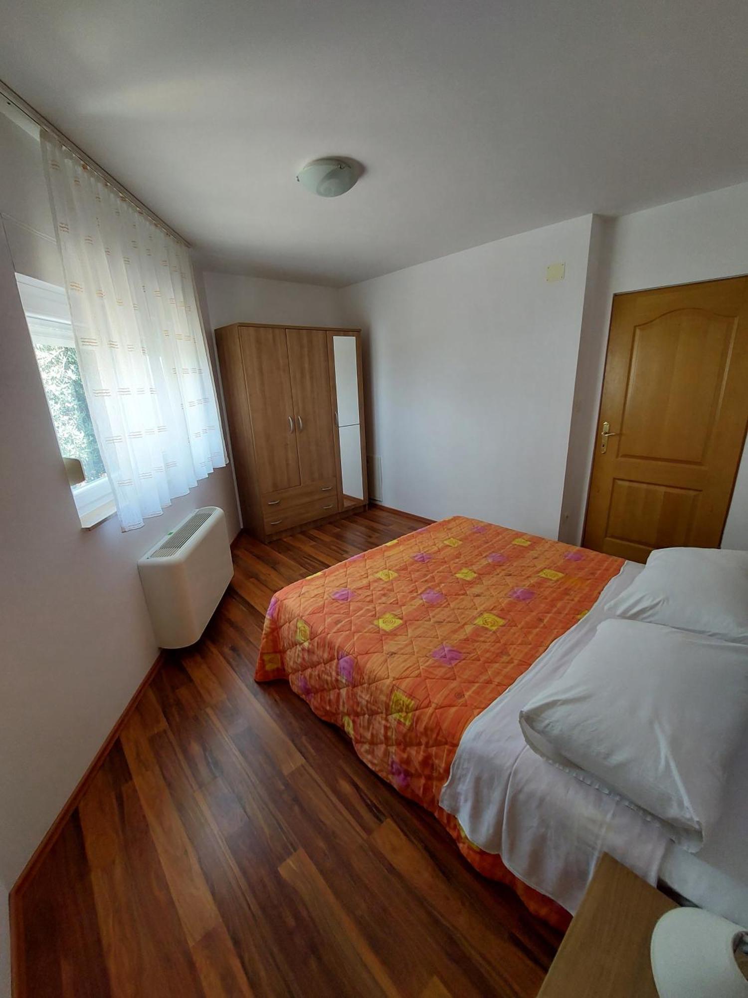 Apartments Palit Rab Town Zewnętrze zdjęcie