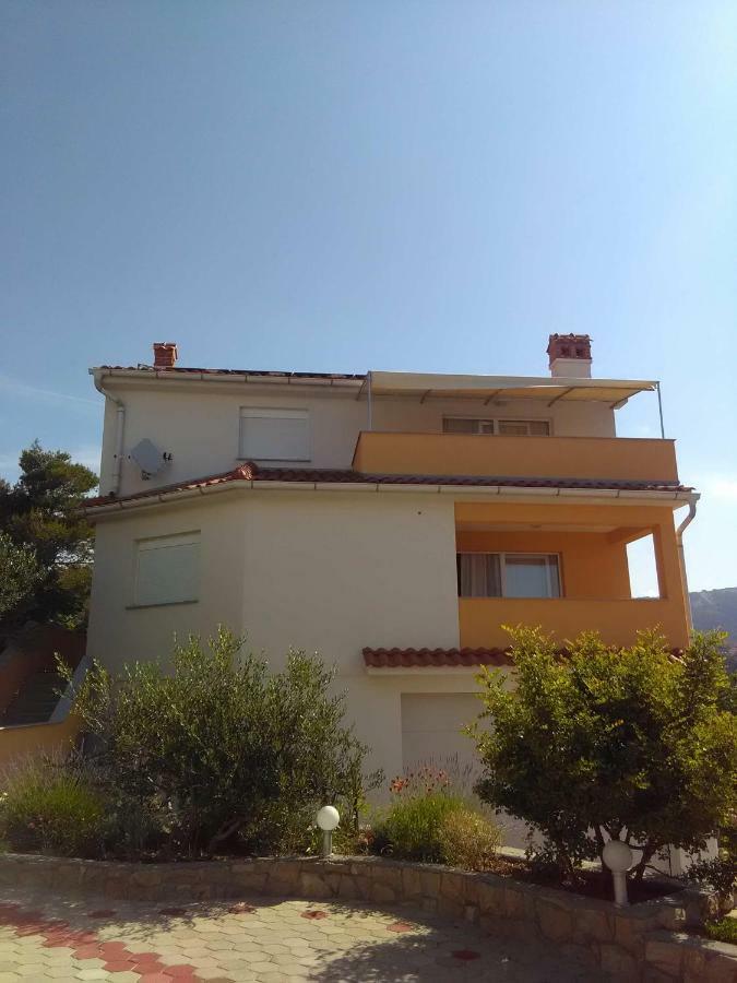 Apartments Palit Rab Town Zewnętrze zdjęcie